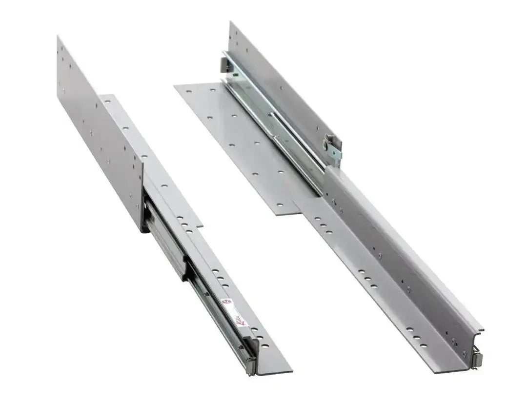 Does the cargo tray come with flooring?