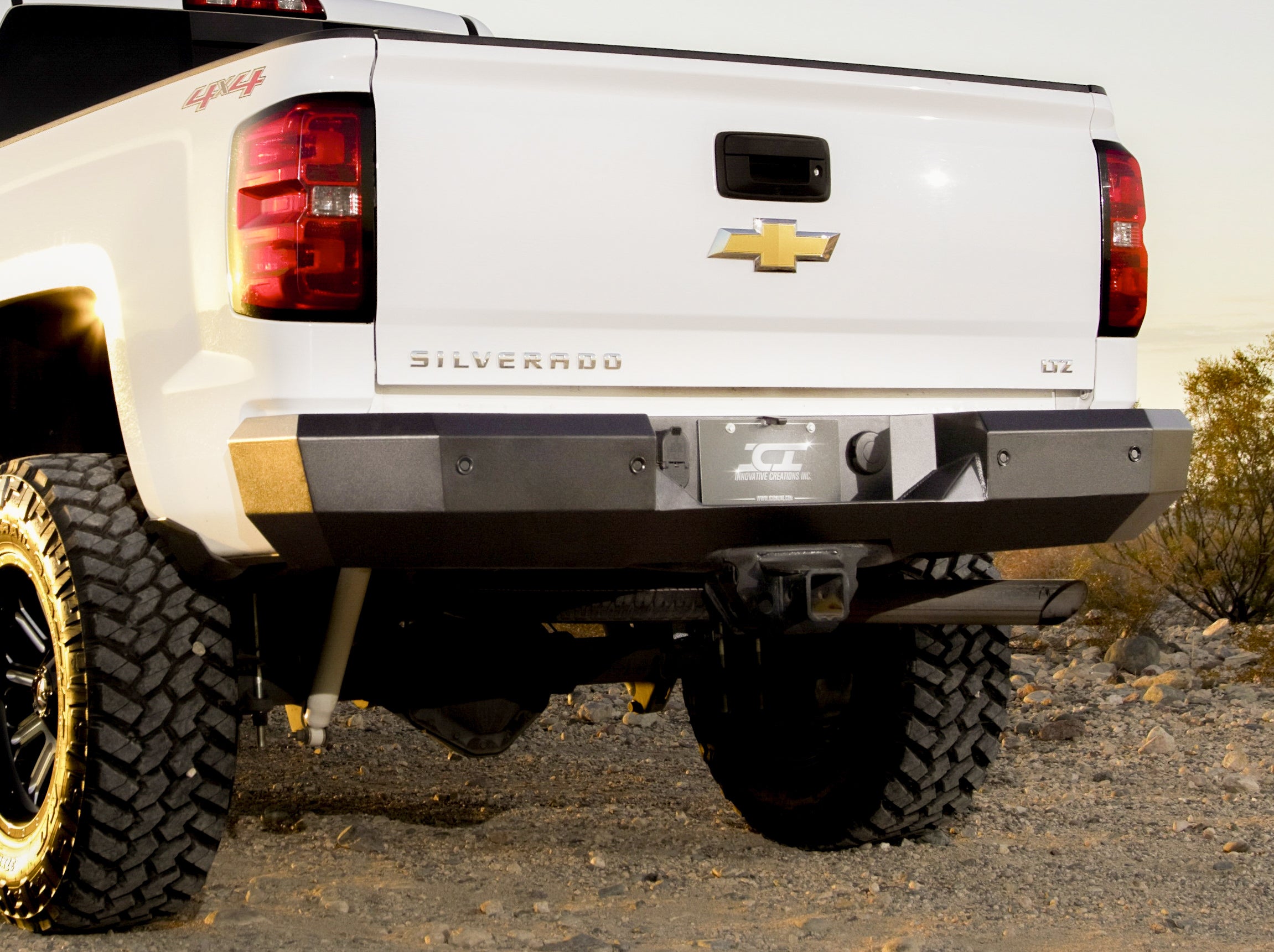 ici-alumilite-bumper-rbm95chn-lifestyle.jpg