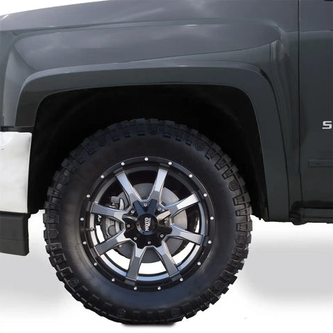 2018chevysilverado_4095684_frontstraight.jpg