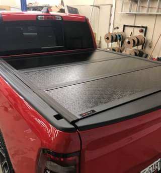 Enthuze 60013 R-SERIES HARD FOLDING TONNEAU COVER