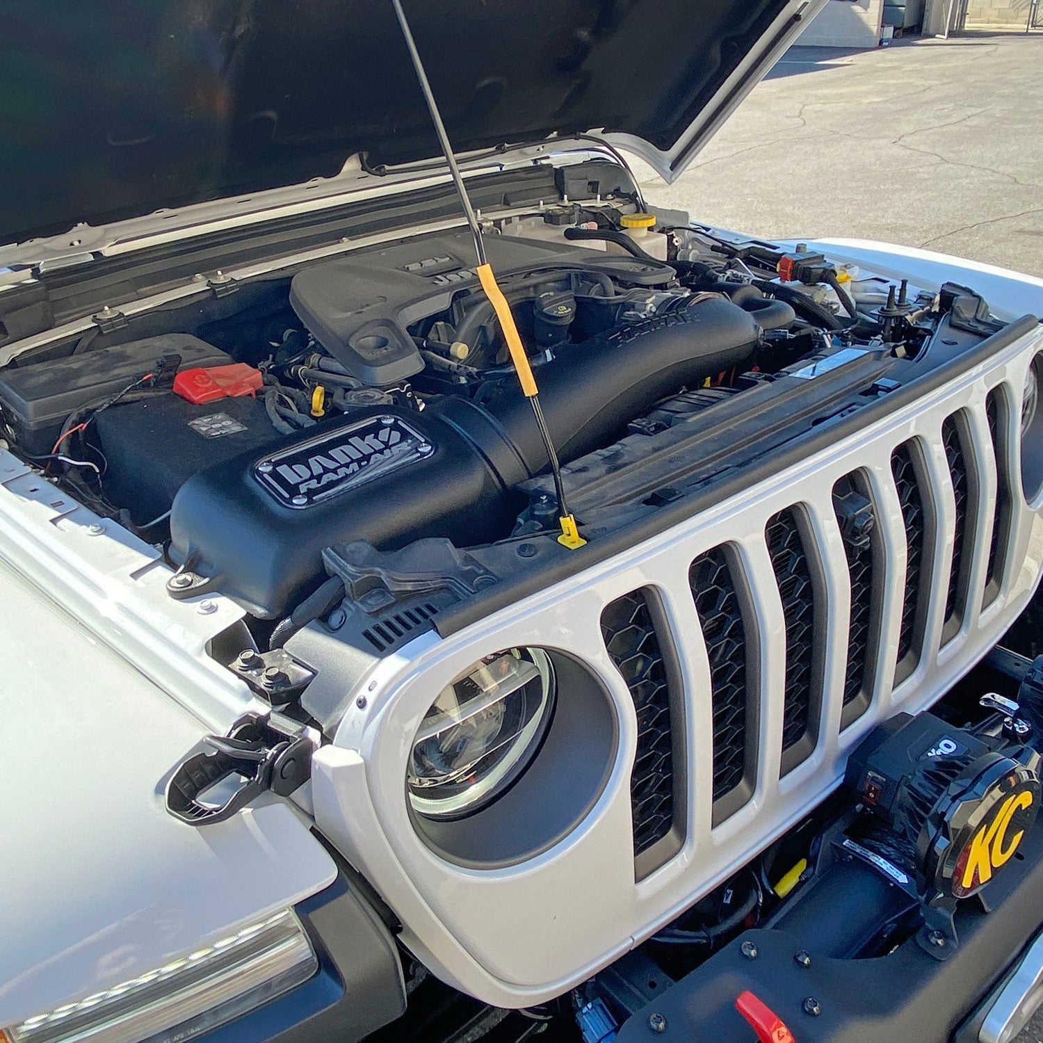 41843D_Jeep_JL_ramair_06.jpg