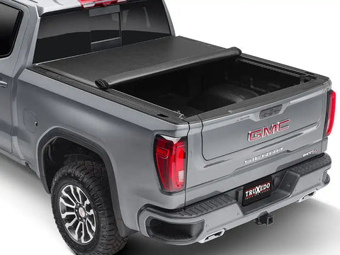 Truxedo 584301 - Lo Pro Tonneau Cover Black 2022-2023 Nissan Frontier 6' 1 Bed