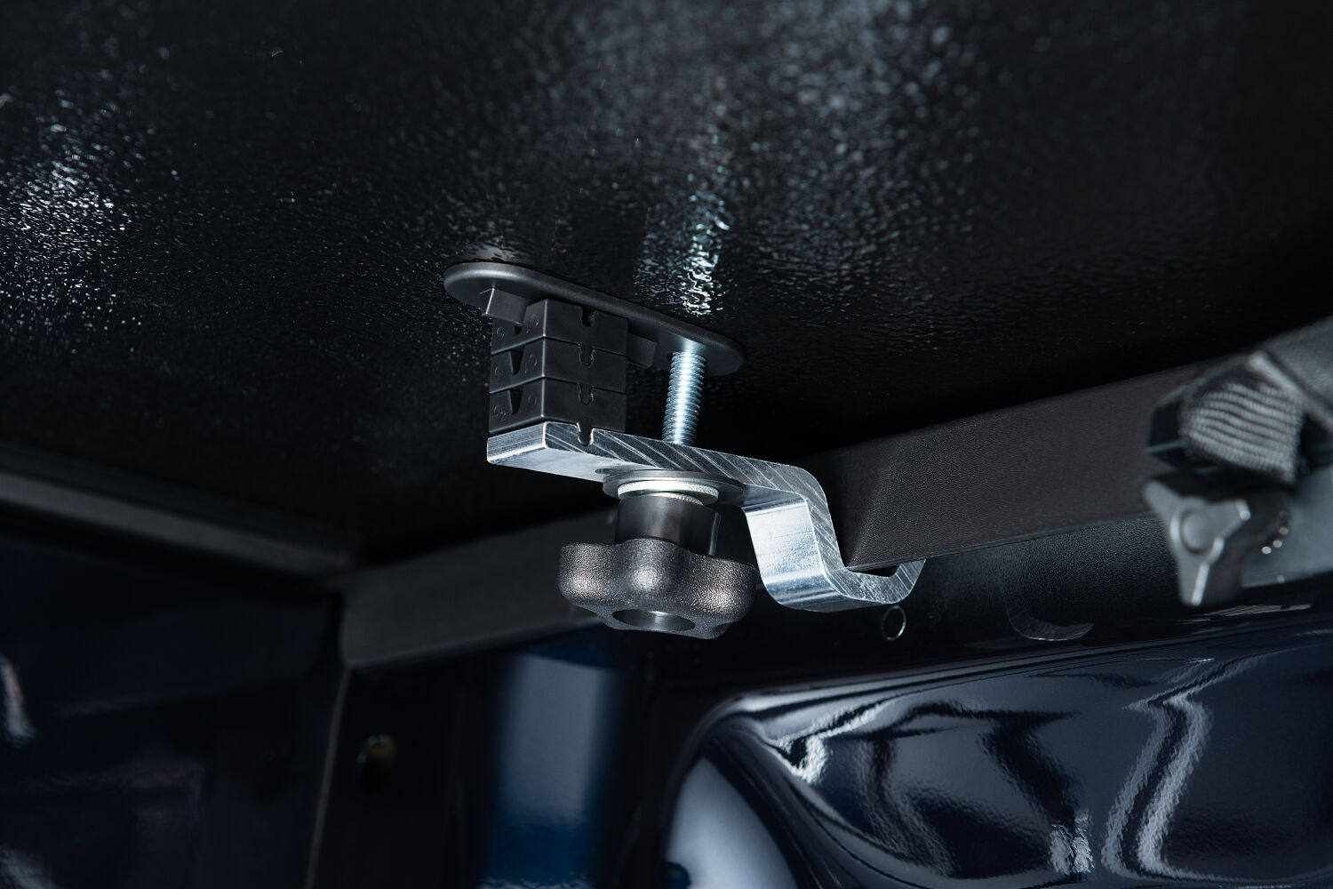 ACT_T_Series_Details_02RailClamp.jpg