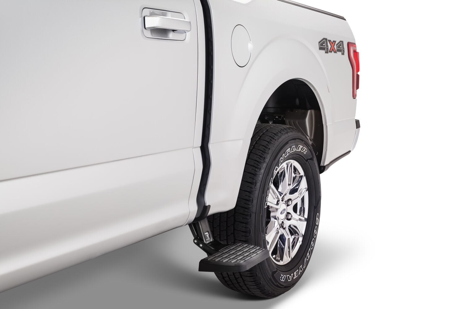 AMPamp-bedstep2-2019-ford-f150-white-studio-02.jpg