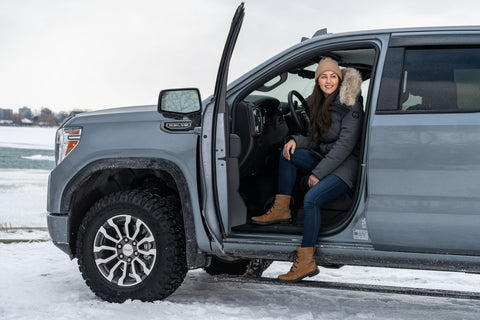 AMPamp-powerstep-2020-gmc-sierra-gray-lifestyle-winter-02.jpg