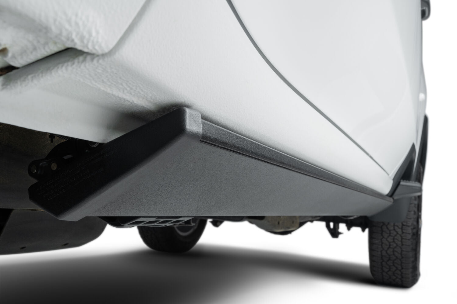 AMPamp-powerstep-2022-chevrolet-silverado-2500-white-studio-04.jpg