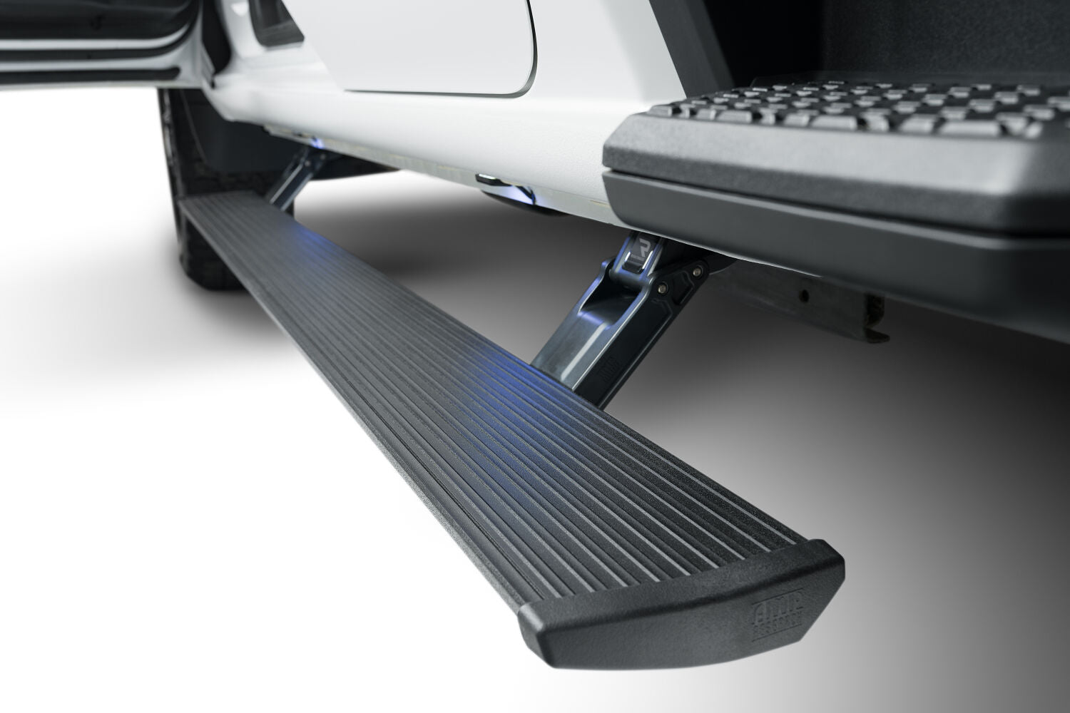 AMPamp-powerstep-2022-chevrolet-silverado-2500-white-studio-07.jpg