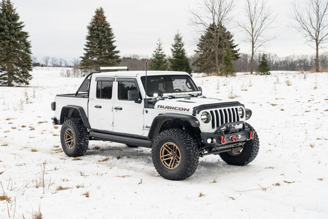 AMPamp-powerstep-xl-2020-jeep-gladiator-white-winter-lifestyle-01.jpg