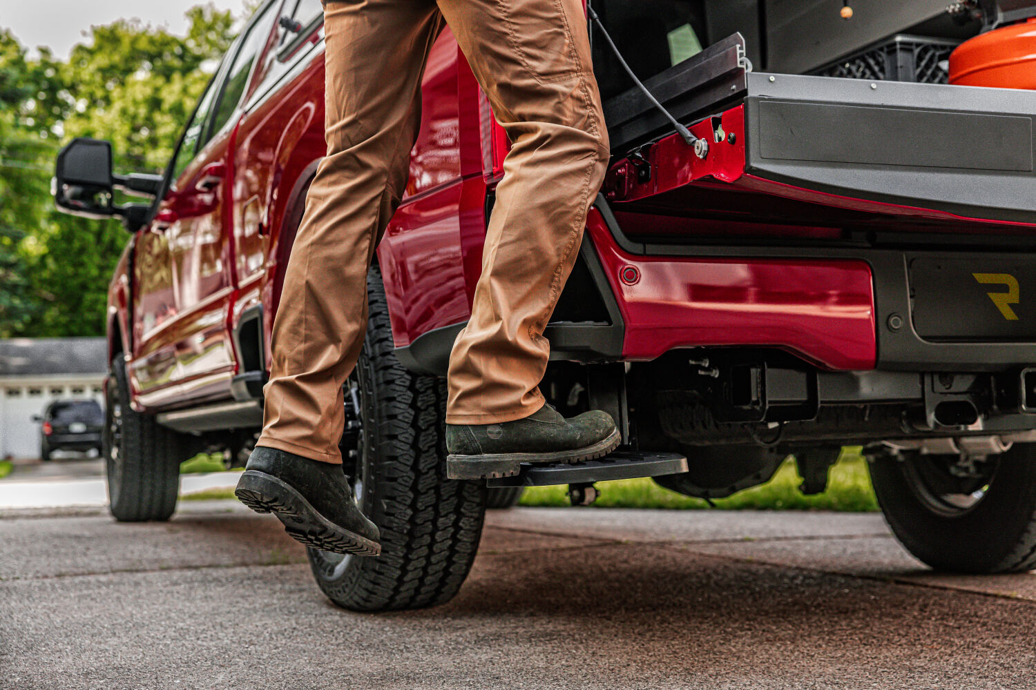 AMPare-v-series-toolmaster-2023-ford-f250-lifestyle-2143.jpg