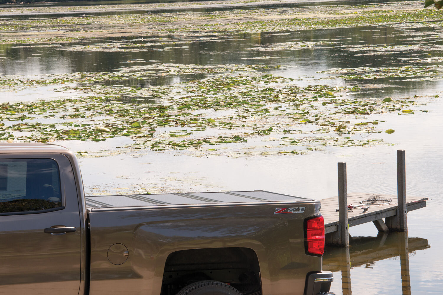 BAKBK_BakFlip_FiberMax_Silverado_cover_closed_H.jpg
