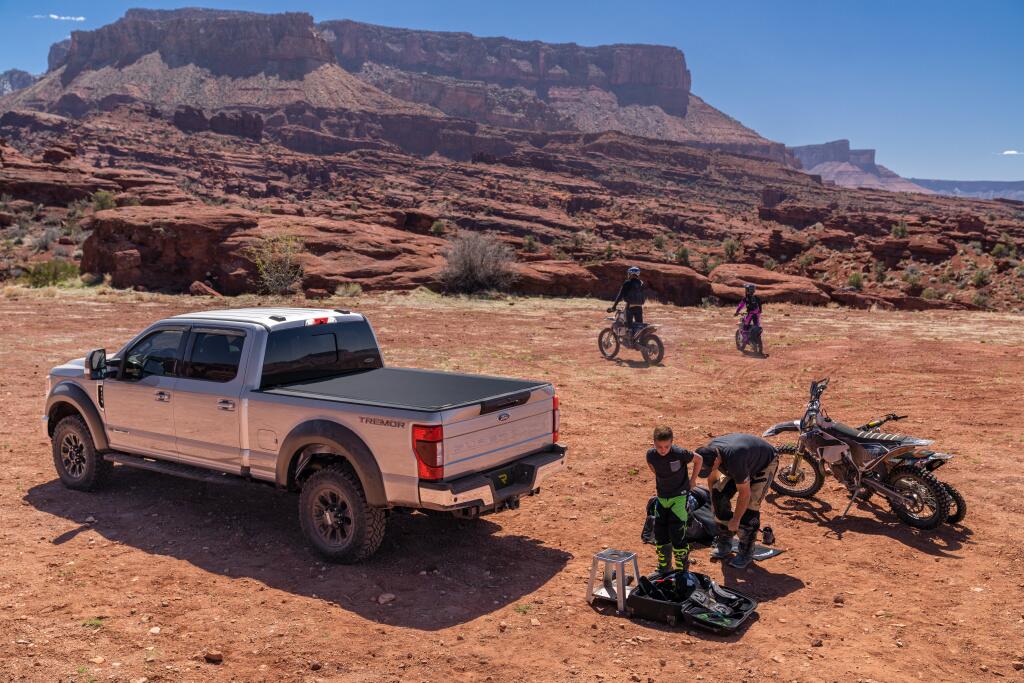 BK_RevolverX4s_21F250_EJS_RearClosed_Bikers_RT.jpg