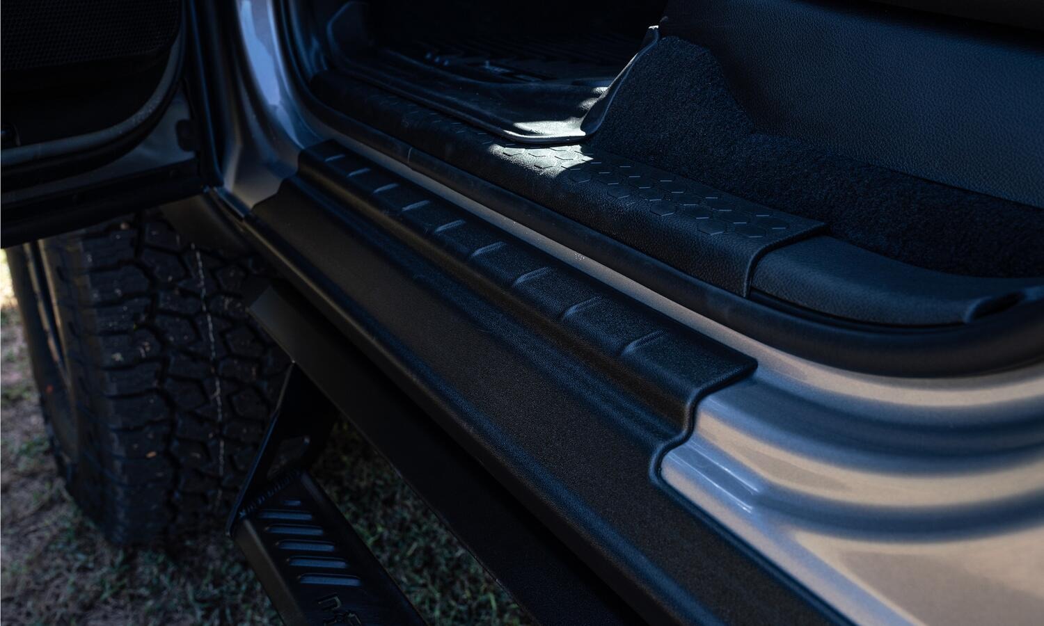 BWRBushwacker_Trailarmor_Truck_onvehicle_lifestyle.jpg