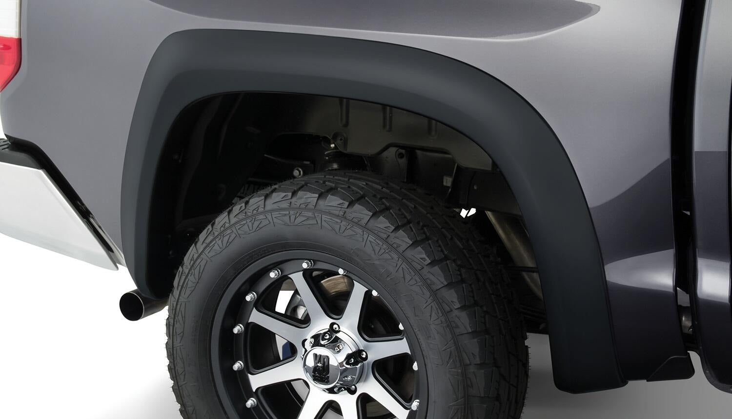 BWRbushwacker_extendstyle_rep_rear_onvehicle_70002-02.jpg