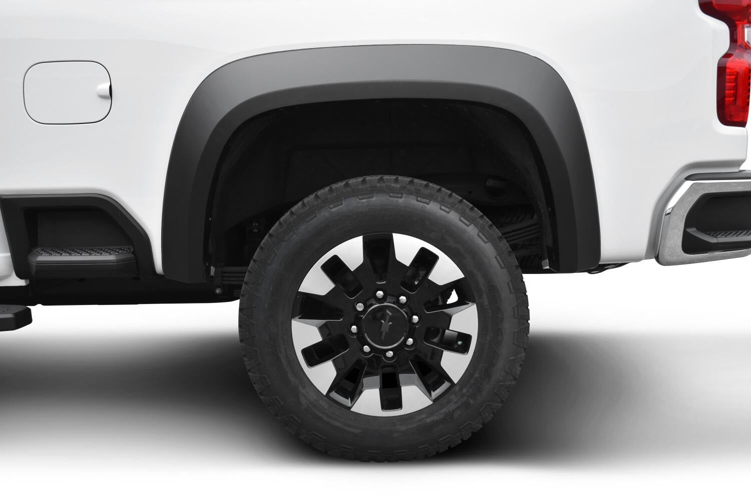 BWRbw_extend-a-fender_flares_20whitechevysilverado2500hd_rear_40156-02.jpg