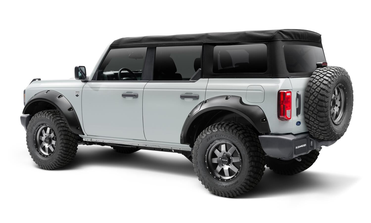 BWRbw_pocketStyle_fenderFlares_fordBronco_3qtrRear_20960-02.jpg