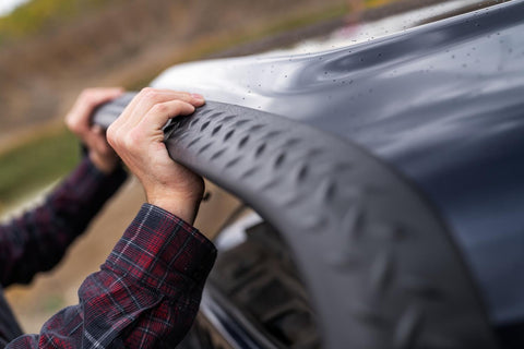 BWRbw_trailArmor_hoodGuard_1998jeepTJ_hand_14005.jpg