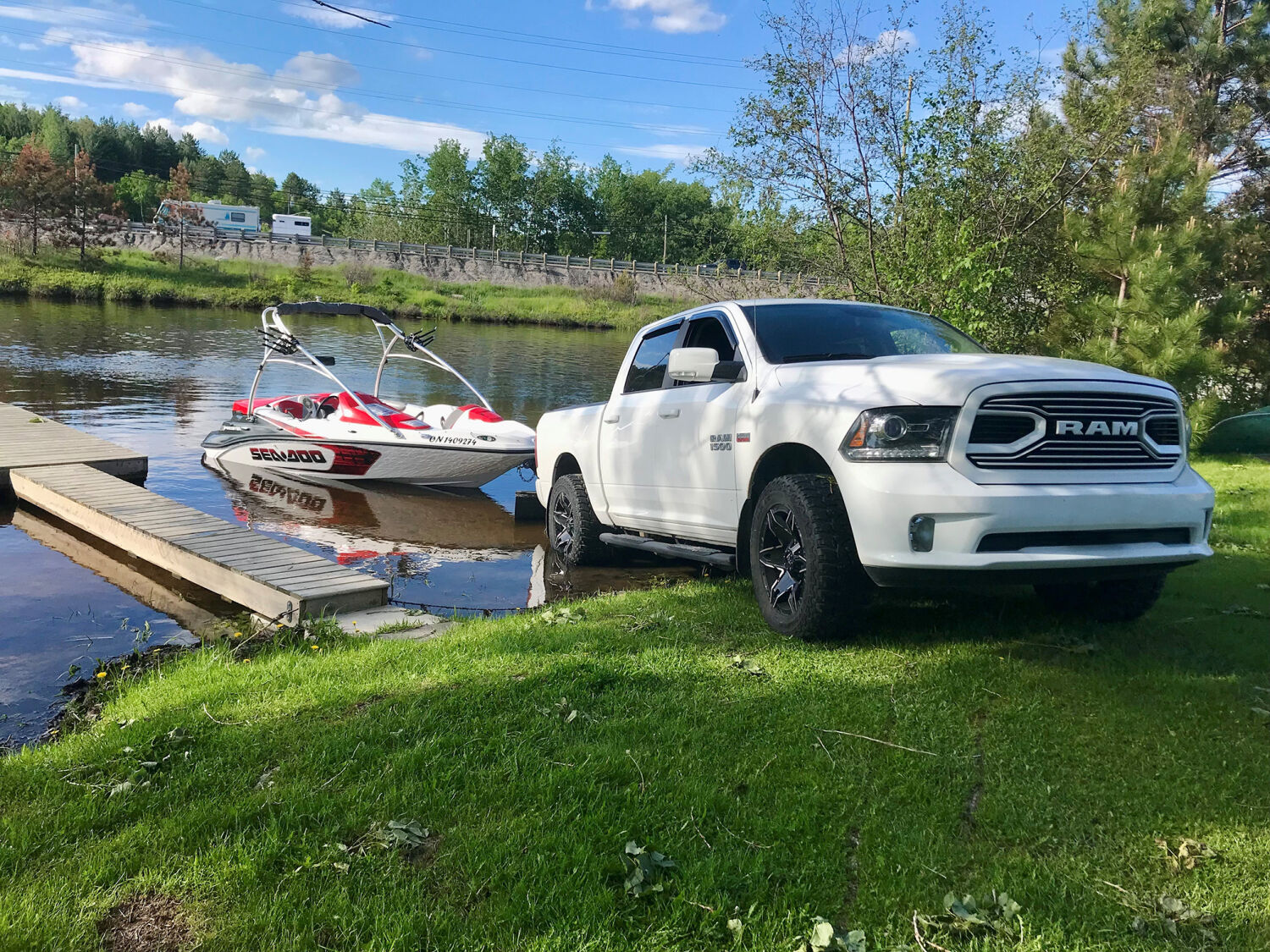 Enthuze_Air_white_Ram.jpg