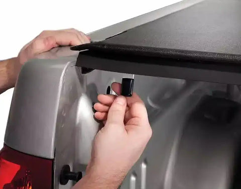 Truxedo 550001 - Lo Pro Tonneau Cover Black 2023 Chevy Colorado/GMC Canyon 5' 2 Bed