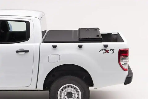 Extang 83640 - Solid Fold 2.0 16-18 Hilux Revo Dbl Cab (1523mm)