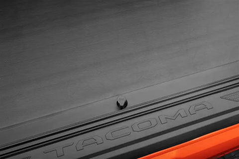 Roll-N-Lock 532M-XT Tonneau Cover M-Series XT 2024-2025 Toyota Tacoma 5 Ft.