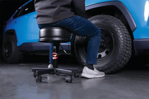 PNEUMATIC ROLLING SHOP STOOL