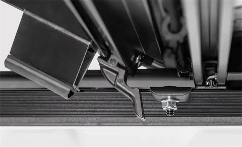 LOMAX B3020019 - LOMAX, Hard Tri-Fold Cover Black Urethane Finish Single Rail