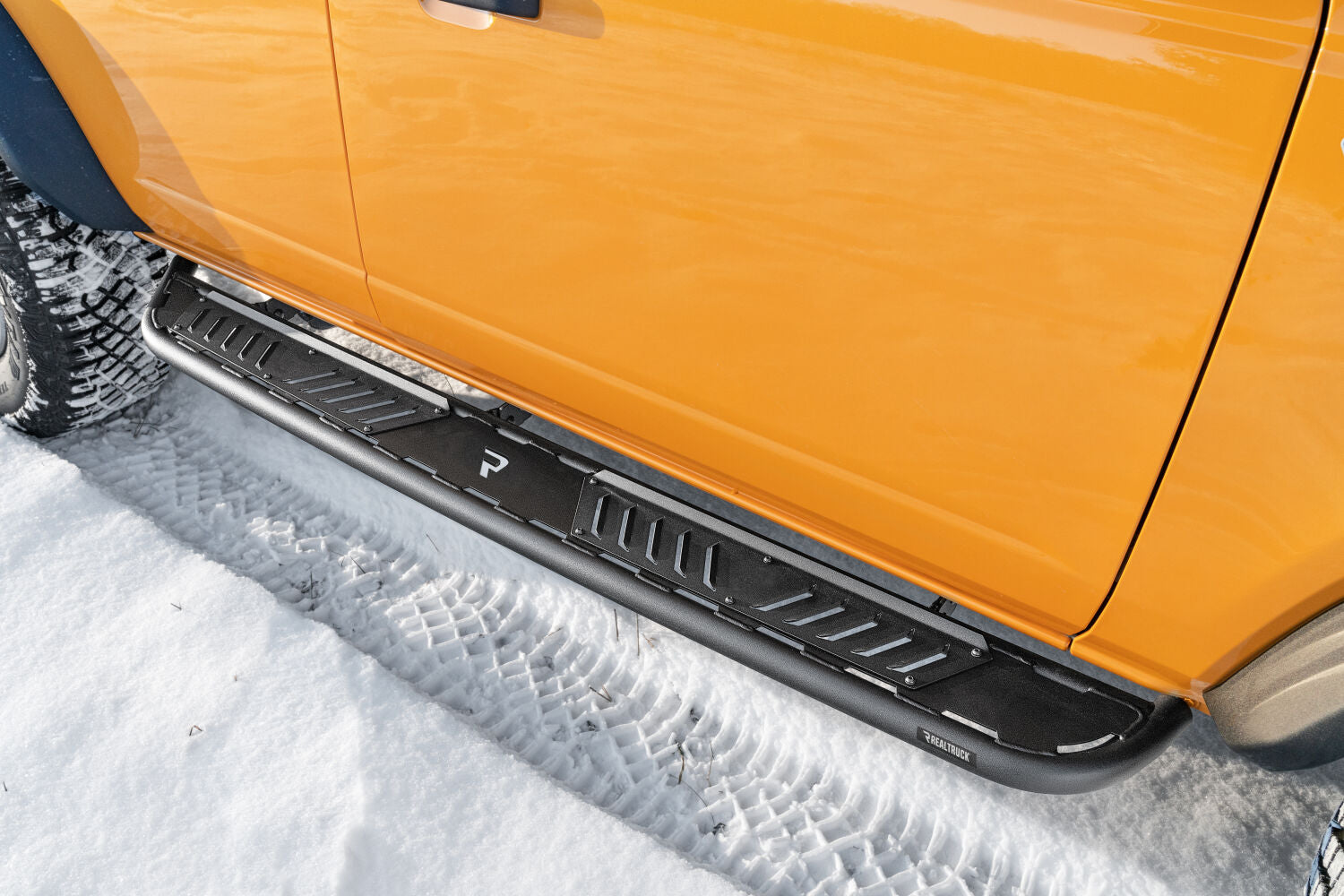 NFBn-fab-roan-nerf-boards-2022-ford-bronco-orange-snow-lifestyle-01.jpg
