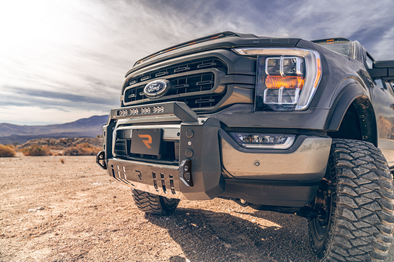 NFBnfab-hvm-bull-bar-2022-ford-f150-gray-lifestyle-03.jpg
