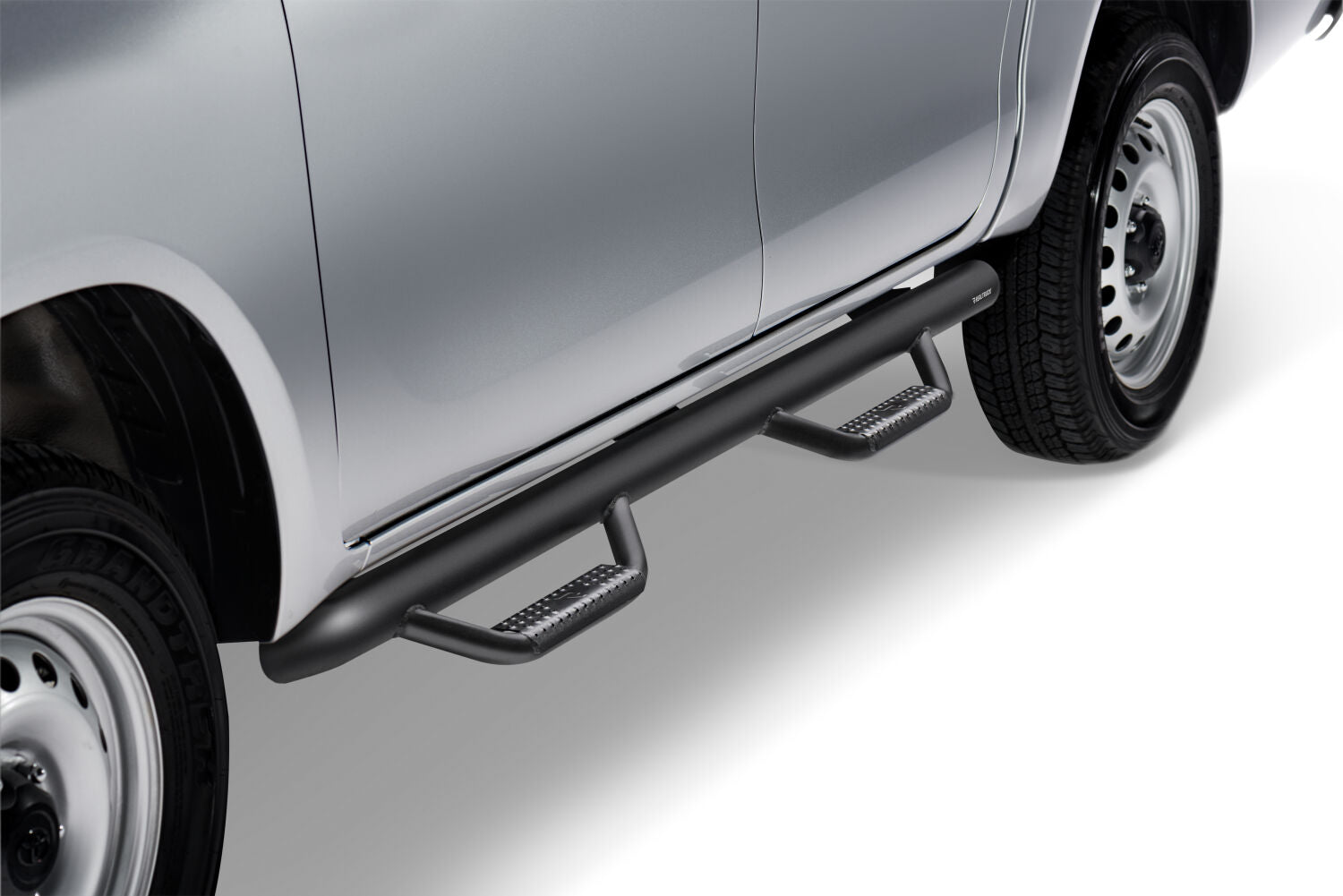 NFBnfab-nerf-step-textured-2016-toyota-hilux-silver-studio-03.jpg