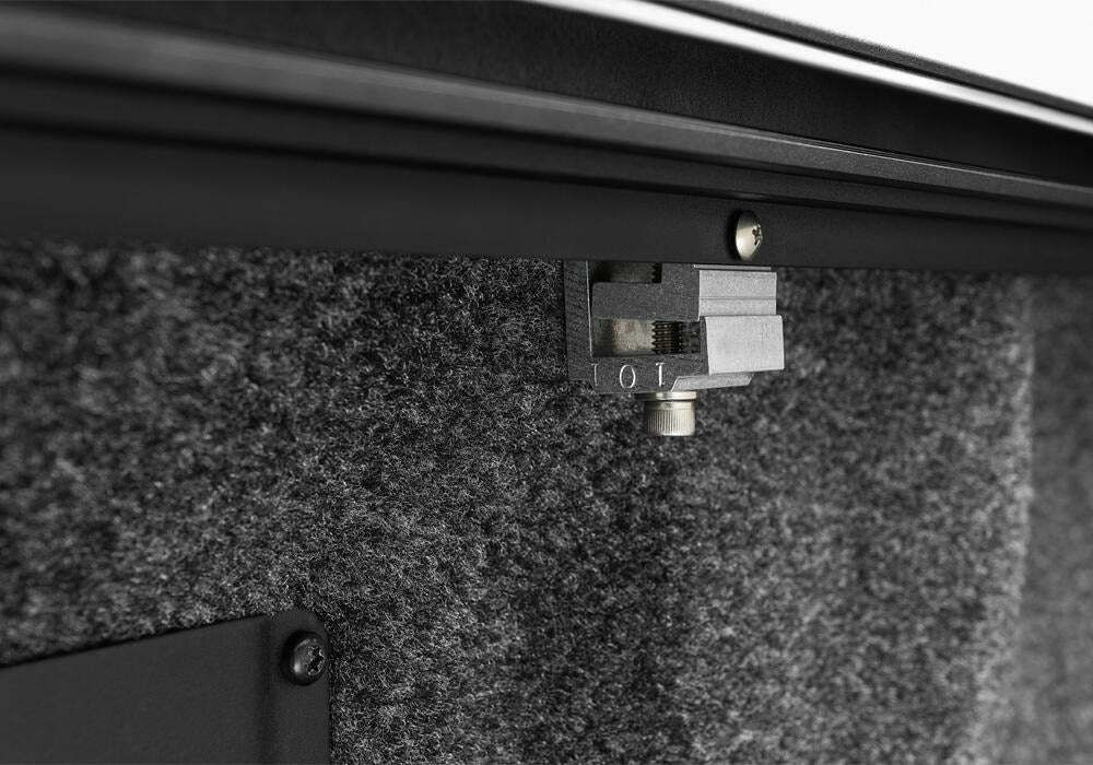 RNL_E-Series_21Ford-F150_Details_01Clamp.jpg