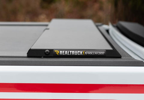 RNLroll-n-lock-m-series-2019-jeep-gladiator-white-red-lifestyle-03.jpg