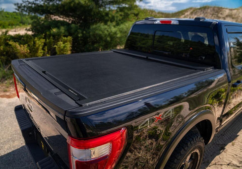RNLroll-n-lock-m-series-2021-ford-f150-blue-silver-lake-lifestyle-05.jpg