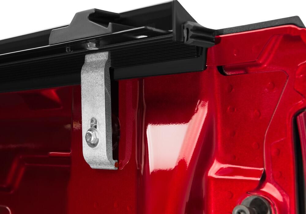 TRXTX_LoPro_19Chevy_Silverado_Details_02_Clamp.jpg