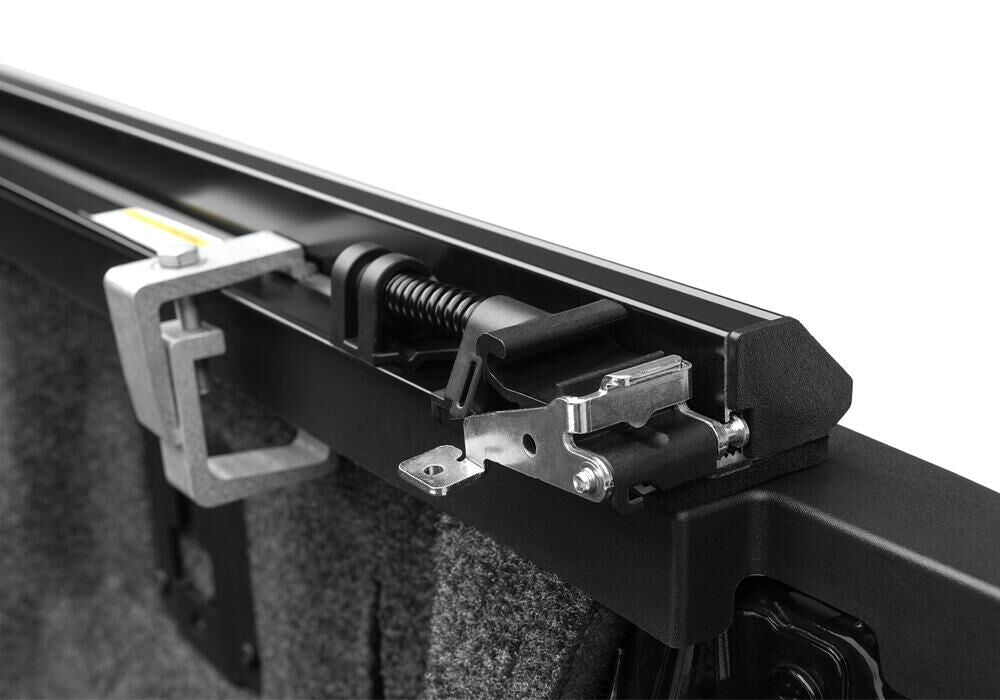 TRXTX_Truxport_21Ford-F150_Details_03Latch.jpg