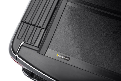 UC_ArmorFlex_22Rambox_Detail_07_Badge_RT.jpg