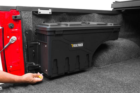 UC_SwingCase_21F-150-Ford_Red_04_RT.jpg