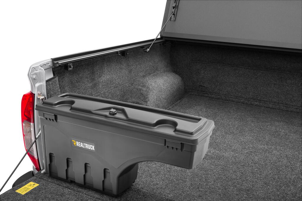 UC_SwingCase_22Frontier_08_RT.jpg