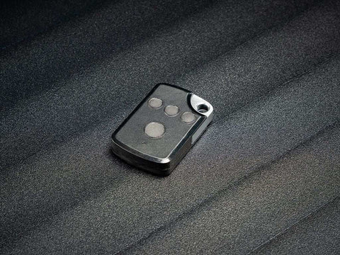 Roll N Lock 226E-XT - E-Series XT Locking Retractable Truck Bed Cover Aluminum With T-Slot Rails For Chevy/GMC 2500/3500 6.9ft