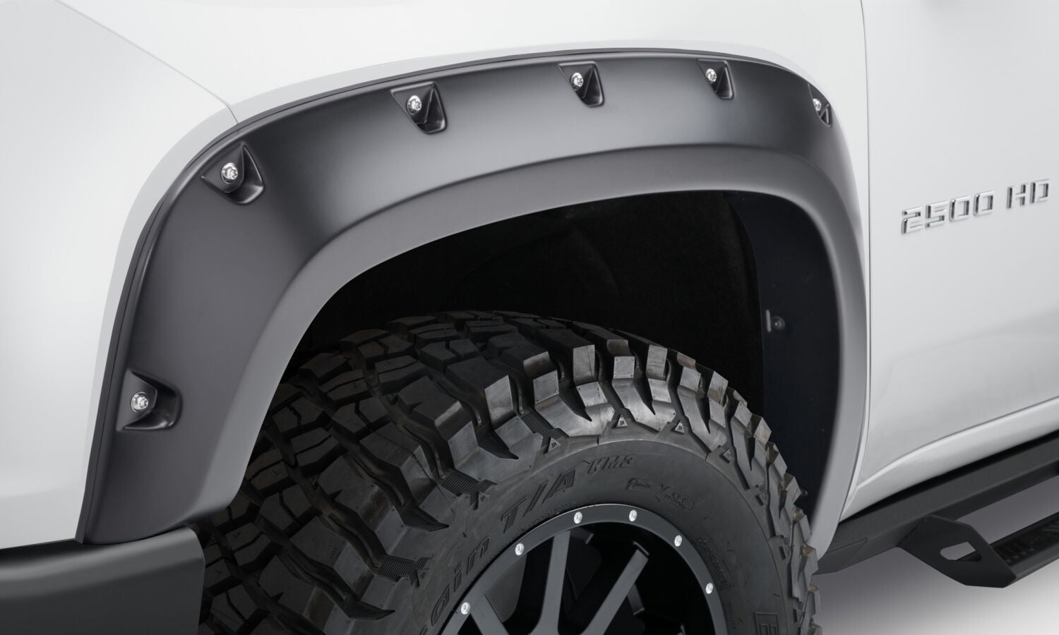 bwrbw_pocketStyle_fenderFlares_22chevroletSilverado2500hd_front_40982-02.jpg