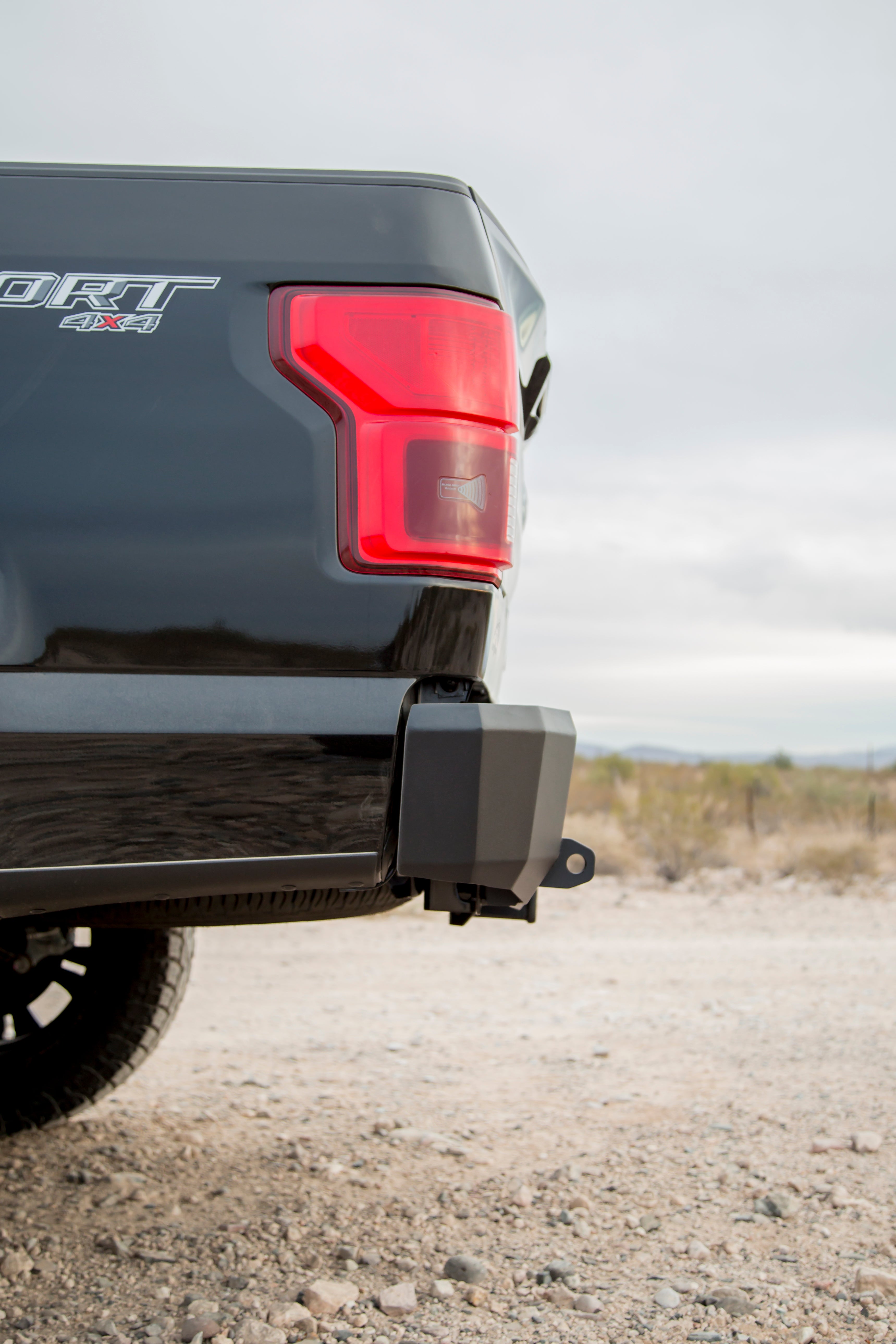 ici-alumilite-bumper-rbm85fdn-lifestyle3.jpg