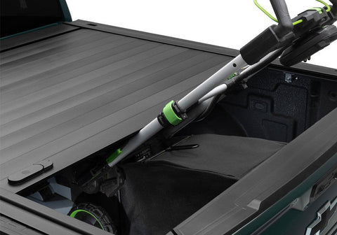 realtruck-retrax-pro-mrc-3600-retractable-truck-bed-cover-pr-01.jpg