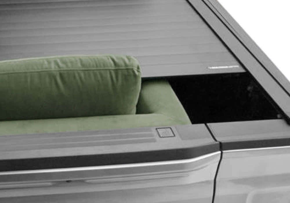 realtruck-retrax-pro-ts-tonneau-cover-pr-05.jpg