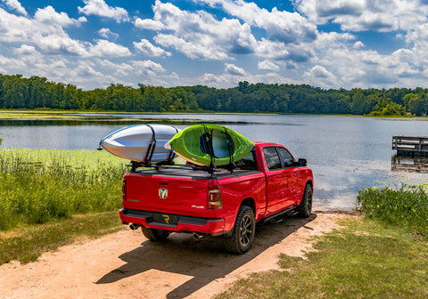 retrax-pro-xr-2022-ram-1500-red-lifestyle-02.jpg