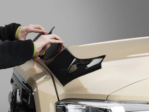 WeatherTech Low Profile Aerodynamic Hood Protectors