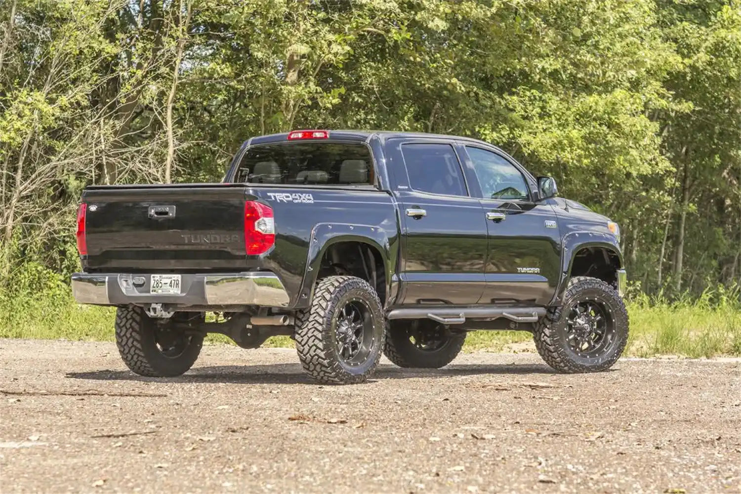 2014-tundra--outdoor-rear.jpg