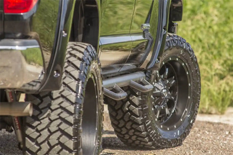 2014-tundra--steps-zoom_1.jpg
