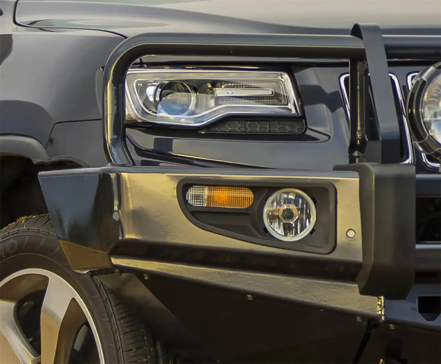 2014JeepGrandCherokee_FogLight.jpg