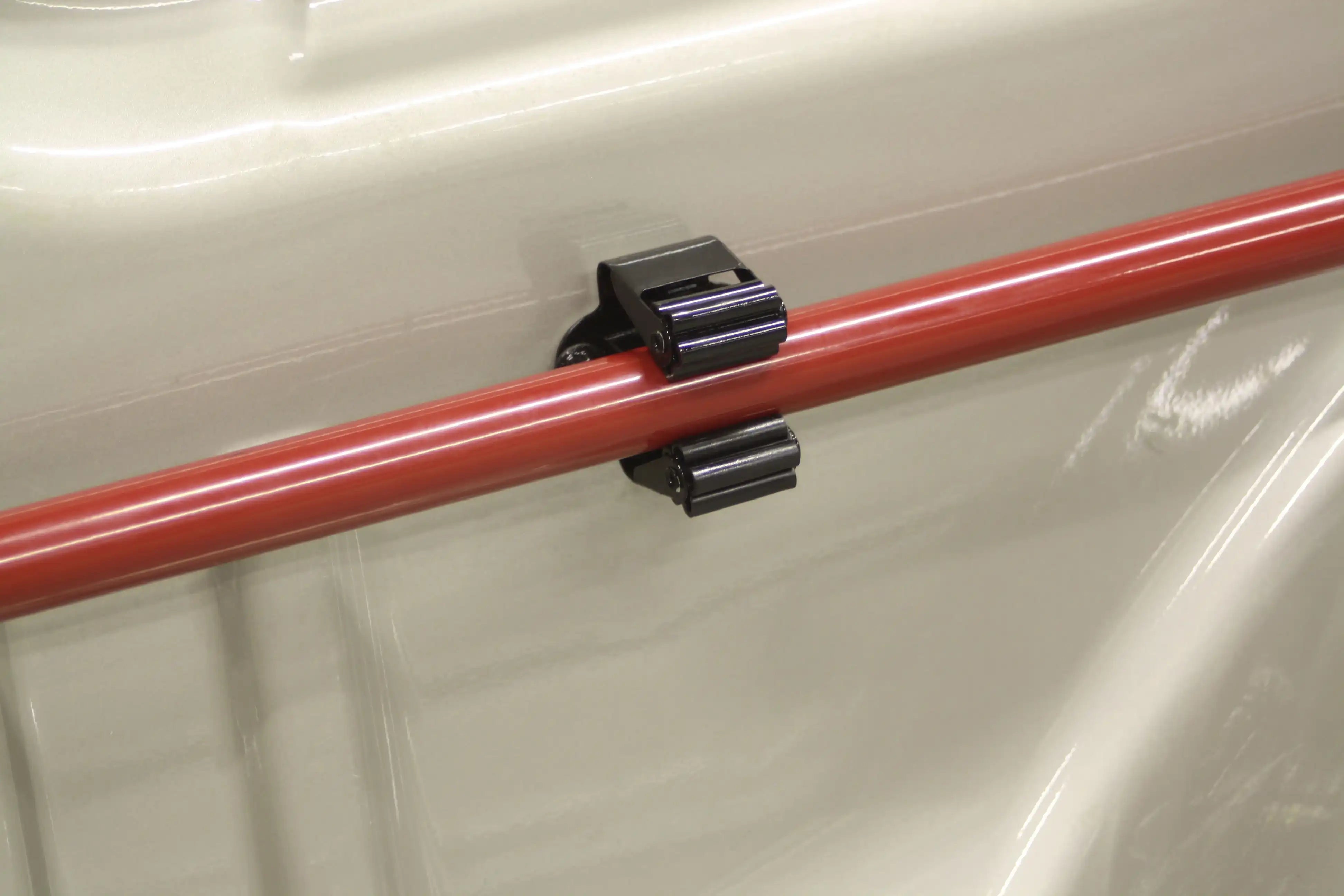 70088_reach_e-z_installed_closeup_of_clip_IMG_8230.jpg
