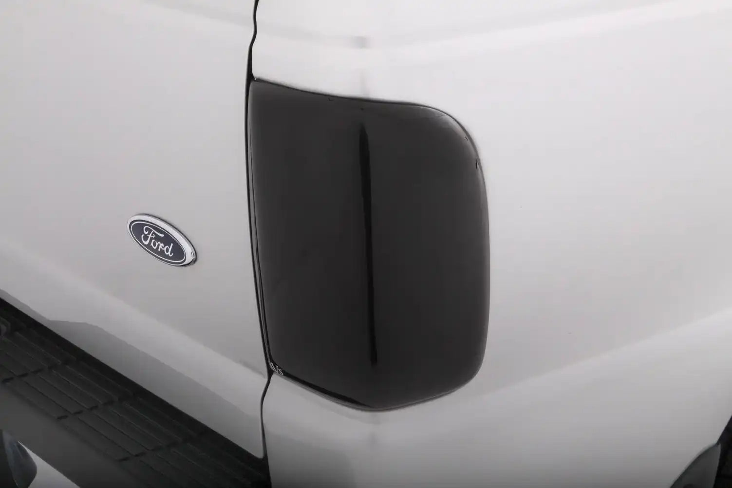 33906_on_vehicle_HR.jpg