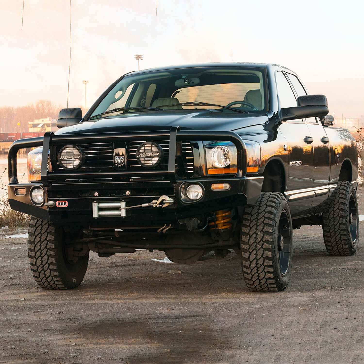 3452030_Ram_2500_Black_Mounted.jpg